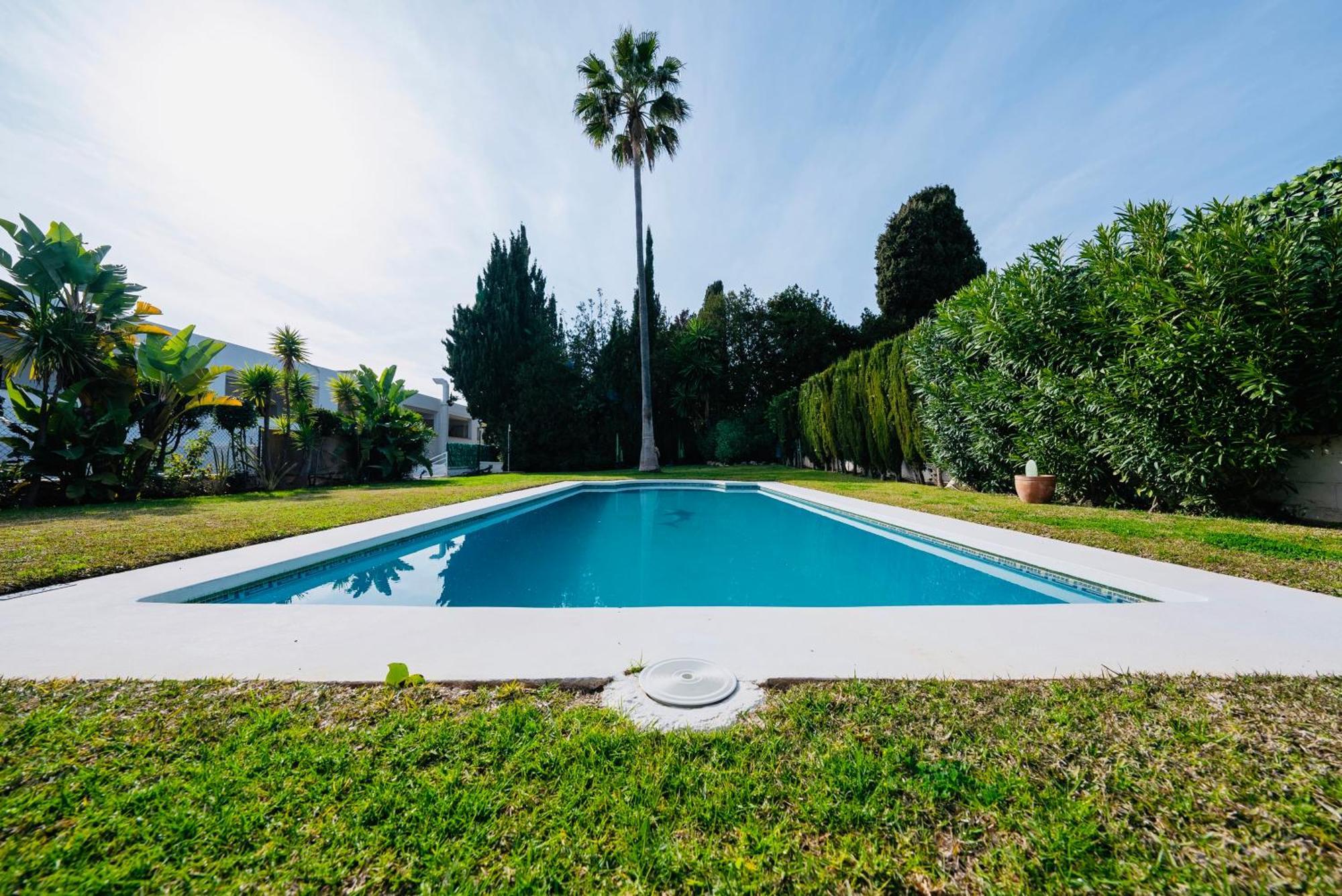 Frente A La Playa Apartamento Boutique En Марбелья Екстер'єр фото